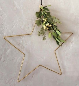 Gold Metal Wire Star Wreath